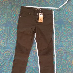 Prana Brenna pants in dark olive size 6. NEW